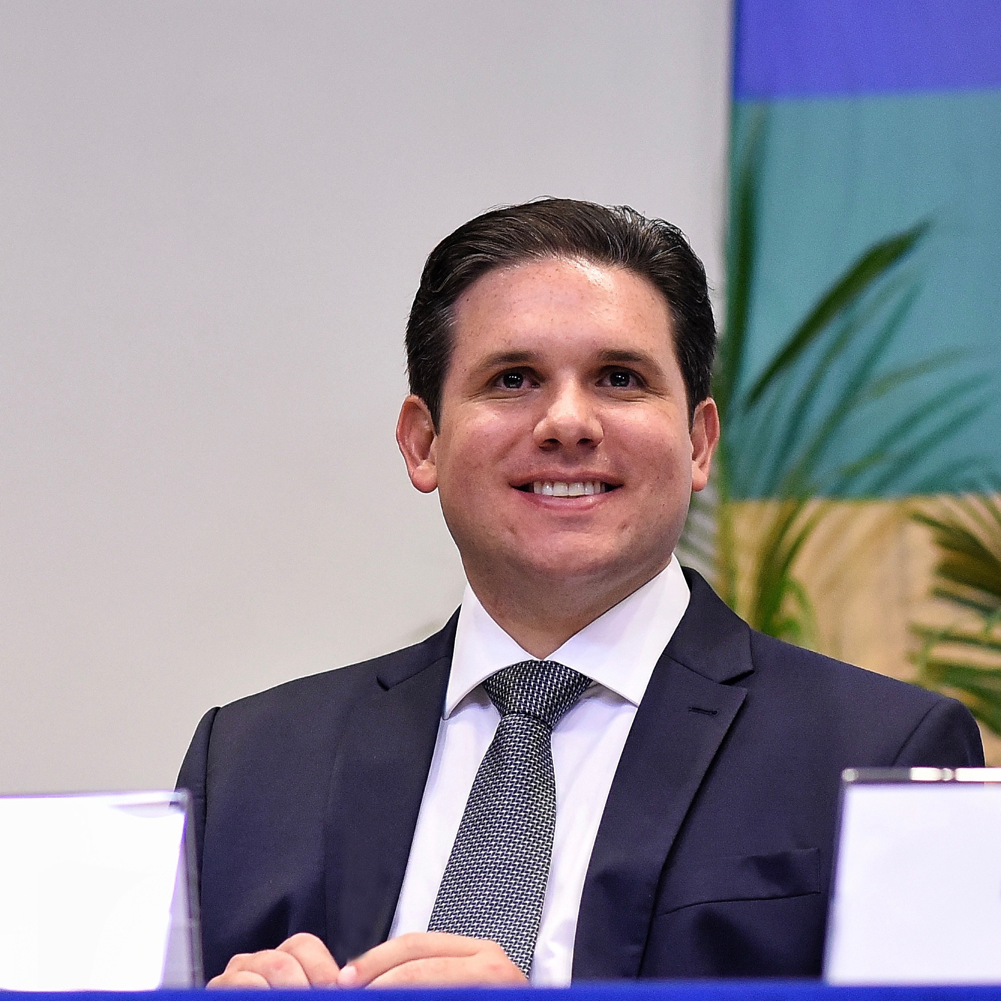 HUGO MOTTA ENTREGA GOVERNABILIDADE A LULA, MUDA O JOGO EM BRASÍLIA E AMPLIA SUA INFLUÊNCIA NA POLÍTICA DA PARAÍBA