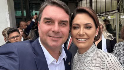 Flávio recua e busca Michelle